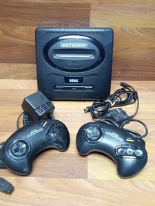 Original SEGA GENESIS Console MK-1631 Bundle Lot - 2 OEM Controllers & Cords - Photo 1/13