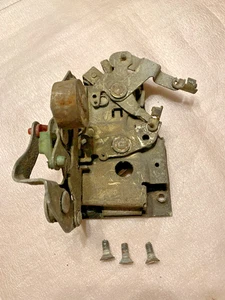 1971-74 CUDA CHALLENGER E BODY MOPAR LH DRIVER DOOR LATCH ASSEMBLY OEM Used - Picture 1 of 7