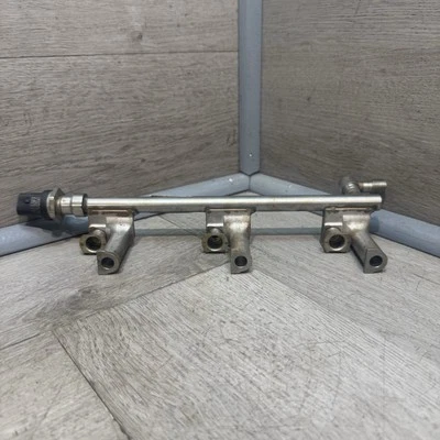 2013-2015 Jaguar XF XJ F-TYPE TRILHO INJETOR DE COMBUSTÍVEL DIREITO DX23-9G774-AA FABRICANTE DE EQUIPAMENTO ORIGINAL - Imagem 1 de 4