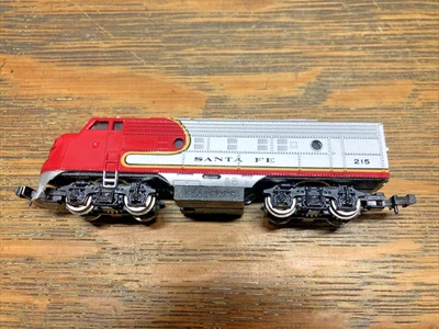 SANTA FE LOCOMOTVE # 215 BACHMANN N SCALE Runs some & lights up - Image 1 of 4