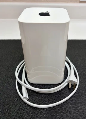 Apple Airport Extreme Time Capsule 2TB - Excellent Condition - One Owner - Image 1 of 4