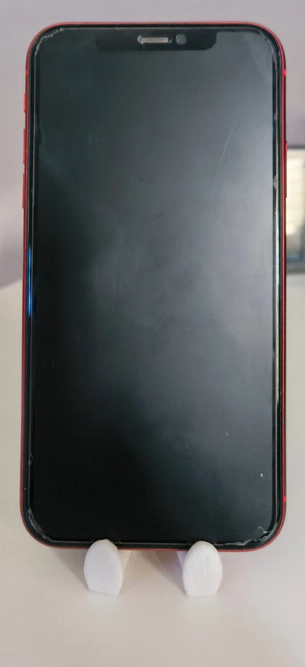 iPhone 11 Rosso + AirPods + Caricabatterie Lightning e set di vetri protettivi - Immagine 1 di 4