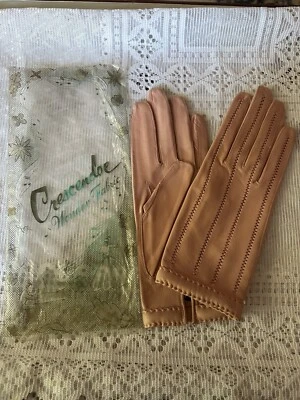 Vintage New Crescendoe Wonder Fabric Pink 1950s Driving Gloves Faux Leather - Image 1 of 4