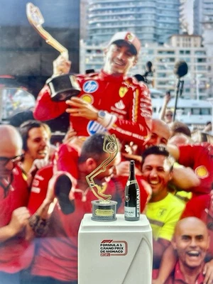 miniature 1/18 Monaco F1 2024 Ferrari Trophy and Champagne - Image 1 of 4
