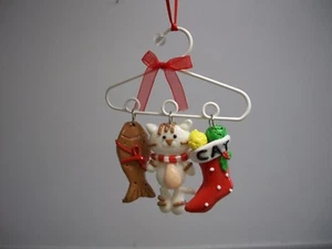 White Clothes Hanger Dangling Cat Kitten Fish Stocking XMas Ornament NWT - Picture 1 of 7