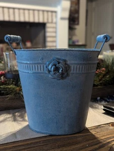 Upcycled Soft Blue Metal French Country Pail Pot Bucket with Handle 7"H x 7"D - Picture 1 of 5