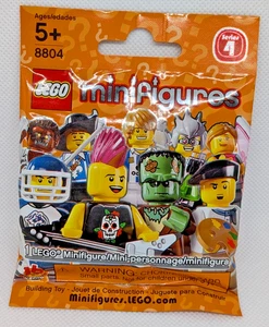 LEGO 8804 Collectible Minifigures Series 4 - Soccer Player - SEALED - Picture 1 of 3