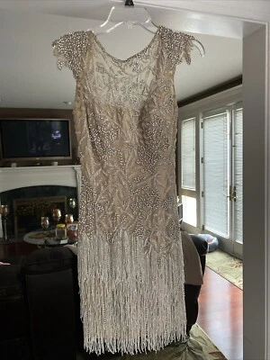 Vestido SHERRI HILL COUTURE NUDE PLATA LÍQUIDO FLECO Cuentas Talla 2-4 PAGEANT COCKTAIL Foto 1 de 4