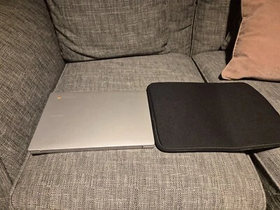 Google Chromebook Go laptop silver 14"screen, brand new never used, still in box - Image 1 of 3