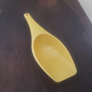 VINTAGE FOLEY HARVEST Gold YELLOW Measuring SPOON SCOOPS 1/2 Plastic - Picture 1 of 7