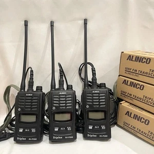 Alinco DJ-P300 3 Pack Radios w/ Earphone Microphones EME-65A & EME-51A - Zdjęcie 1 z 6