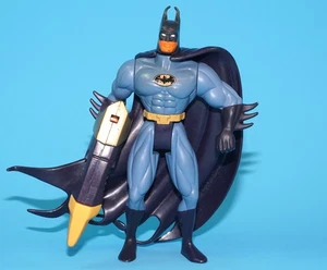 BATMAN LEGENDS CRUSADER BATMAN 100% COMPLETE 1995 KENNER - Picture 1 of 4