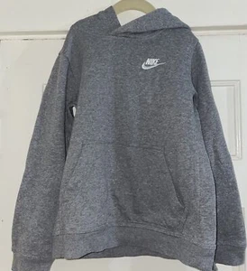 Nike Sportswear Club Pullover Fleece Hoodie Gray BV3757-091 Boy's Small - Picture 1 of 2