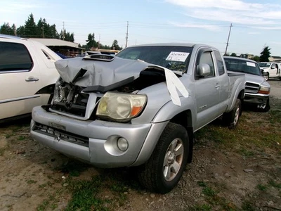 Luz de conducción usada se adapta a: Toyota Tacoma 2007 parachoques antiniebla montado grado A Foto 1 de 4
