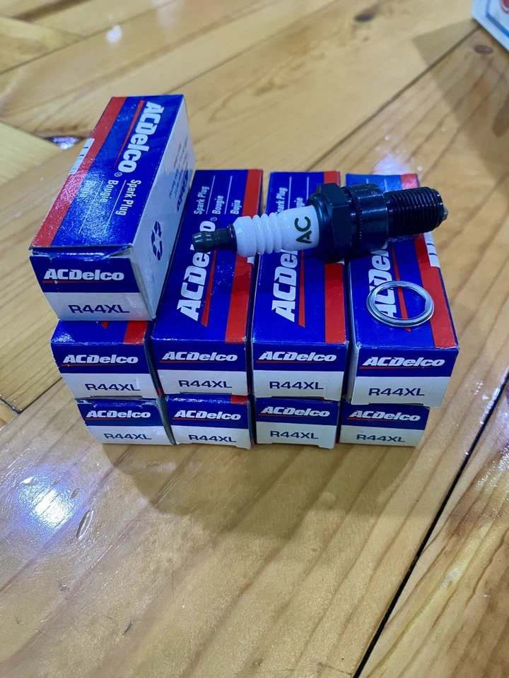 Genuine GM ACDelco Spark Plugs R44XL Set Of 9 - Image 1 of 1