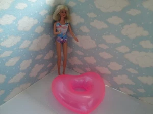 Barbie Puppenhaus Schwimmbad - Schwimmring - Pink Heart! - Extra süß! Neu - Bild 1 von 3