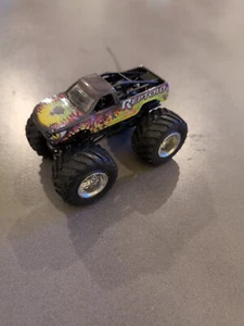 Camión monstruo Hot Wheels Monster Jam Reptoid 1:64 fundido a presión 3 1/2" multicolor - Imagen 1 de 4