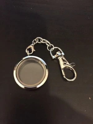 30mm Silver Plain Floating Living Memory Locket Keychain For Floating Charms - Image 1 of 2