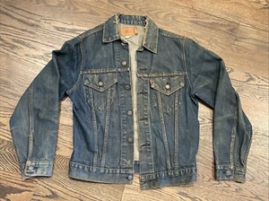 Giacca jeans vintage Levi’s Big E Trucker denim taglia 36 scollo invecchiato - Foto 1 di 12