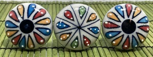 Keramik Schubladenknopf Ziehen 1-3/4" Multi Farbe Blütenblätter 3er Set - Bild 1 von 6
