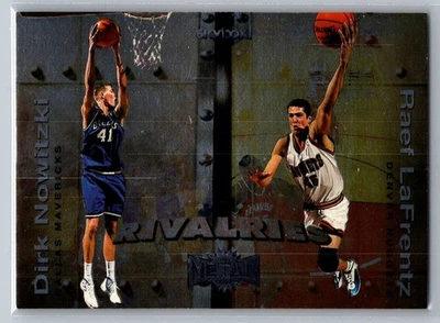 Skybox Metal Universe Rivalries #13 1999-00 Dirk Nowitzki Raef LaFrentz Foto 1 de 2