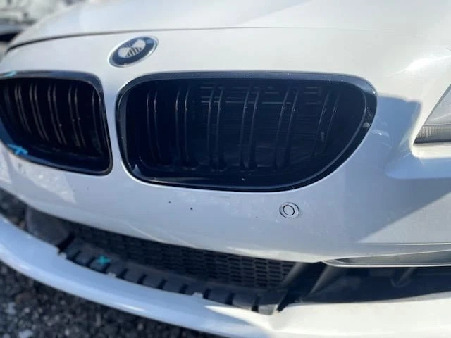 Driver Grille Upper Bumper Mounted Black Fits 12-15 BMW 640i 338168 - Image 1 of 1
