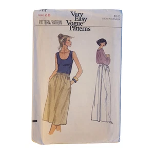 Very Easy Vogue Patterns Sewing Pattern 7117 Skirt Size 28 UNCUT Vintage 1970s - Picture 1 of 3