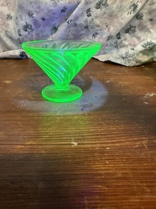 HOCKING VERDE DEPRESIÓN VIDRIO ESPIRAL PATAS SORBETE - Imagen 1 de 8