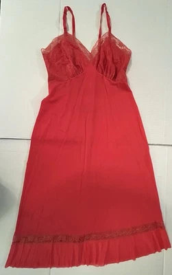 De colección Luxite Por Agujeros Encaje Rojo Deslizable Completo con Borde Plisado, Talla-34 (pequeño), Nylon Foto 1 de 4