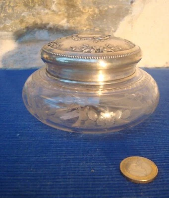 V64 TB Pot Couvert Bonbonnière Cristal Gravé Argent Massif Minerve Ancien - Photo 1/4