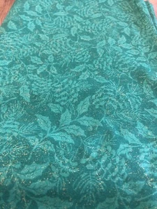 Fabric Traditions Stoff ~ (c) 1997 NTT ~ grünes Waldlaub mit Gold ~ BTY - Bild 1 von 2