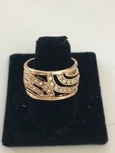 18K GOLD PLATED WHITE SAPPHIRE WEDDING RING SIZE 10 - Picture 1 of 2