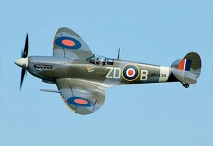 BRITISH MILITARY AIRCRAFT OVER THE YEARS - SPITFIRE, PHANTOMS etc - 20 PHOTOS - Picture 1 of 9