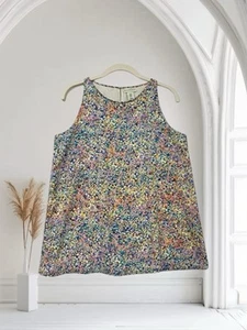 Top sin mangas Adrienne Vittadini para mujer talla pequeña acuarela verano chic - Imagen 1 de 20
