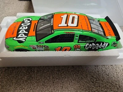 2014 Danica Patrick 10 GoDaddy.com 1/24 Lionel Nascar Diecast 1/4010 - Image 1 of 4