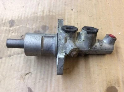 Brake Master Cylinder Fits 1984-1989 1991-1993 Mercedes Benz 190E - Image 1 of 4