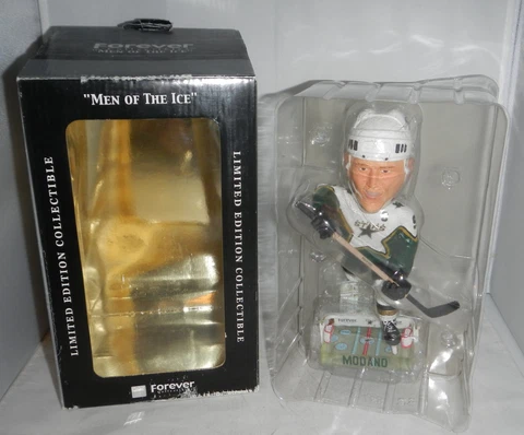 Dallas Stars NHL Hockey Mike Modano 2002 Men of the Ice Bobblehead LTD Edition Cover