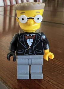 Lego The Simpsons Waylon Smithers Black Suit Formal Tuxedo Jacket Chain ++ #224 - Picture 1 of 2