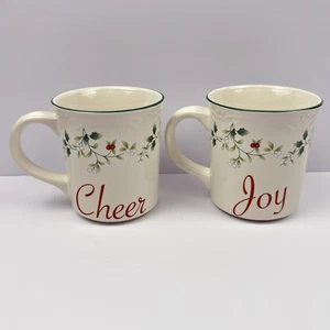 Juego de 2 tazas de Navidad PFALTZGRAFF Winterberry Cheer Joy Holly Berry Holiday - Imagen 1 de 19