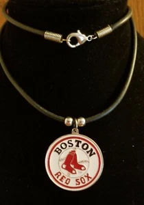 Boston Red Sox Pendant Necklace⚾️⚾️⚾️⚾️⚾️⚾️ - Picture 1 of 5