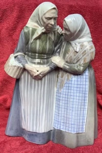 Large Royal Copenhagen Porcelain #1319 “2 Old Women Gossiping/Talking Knowingly” - Picture 1 of 14