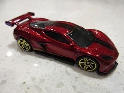 Coche de carreras de juguete Hot Wheels Corvette C8.R 2025 rojo diseño exclusivo y color 1:64 Foto 1 de 4