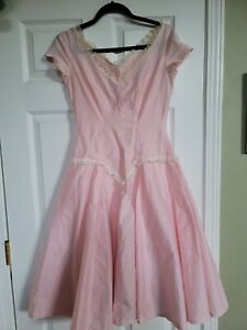 Vintage 1950s Womens Hand Made Pink With White Lace Dress Super Cute!!! 😍