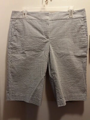 Pantalones cortos para mujer Ann Taylor 8 rayas azules y blancas de 11 pulgadas Foto 1 de 4