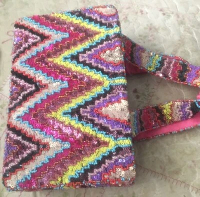 PIERRE URBACH Por SANTI - BOLSO CLUTCH 100% SEDA MUY COLORIDO CUENTAS Y LENTEJUELAS Foto 1 de 4