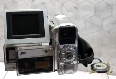 JVC GR-DX25EK MiniDV Digital Video Camera Camcorder – 700x Zoom Silver 2x tapes - Image 1 of 4