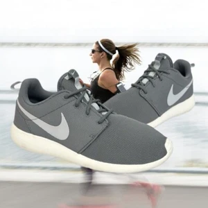 Nike Roshe One Cool Grey-Pure Platinum #844994-003 scarpe da corsa da donna taglia 10 - Foto 1 di 13