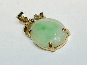 Vintage 14K Solid Yellow Gold Grade A Apple Green Natural Jade Pendant - Picture 1 of 8
