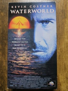 Waterworld VHS 1995 Universal Kevin Costner Dennis Hopper - Photo 1/3