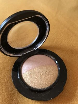 Sombra de ojos MAC Mineralize Duo en DUAL RAYS - Sombra de ojos al horno Foto 1 de 4